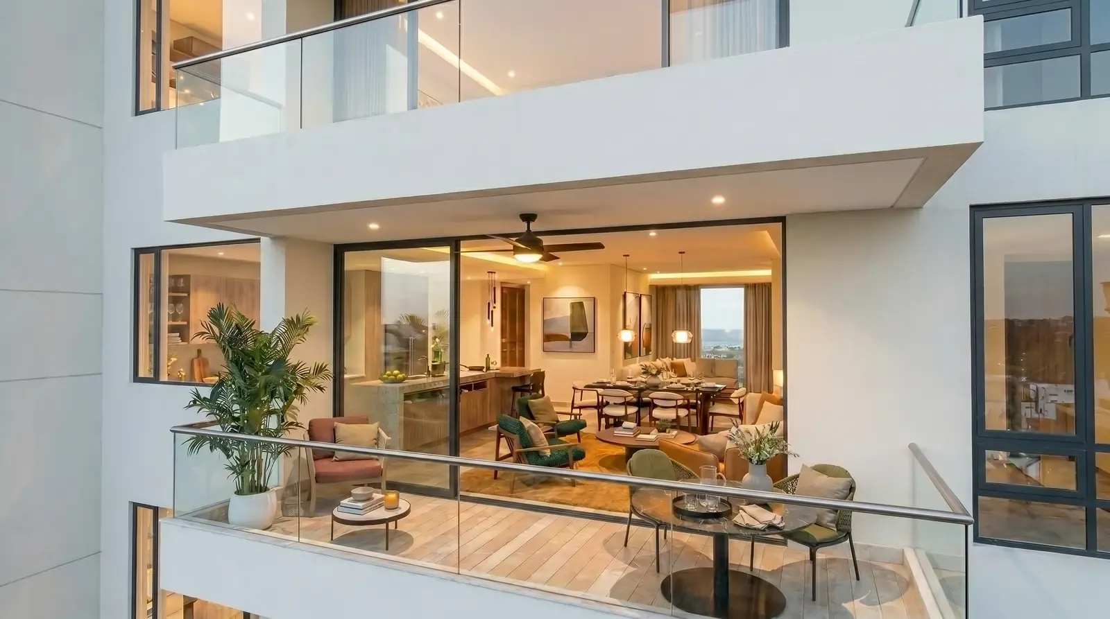 Terraza exterior con vista a la sala en Madero, Costa del Este